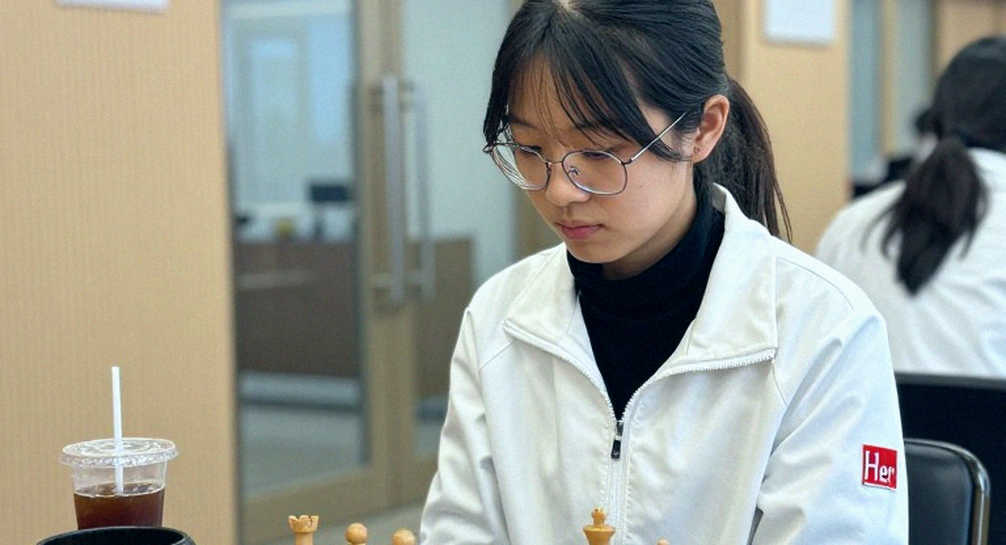 Nước cờ 9...a5 trong Phòng thủ Ấn Độ của Vua: lối đi chiến lược giữa thời đại máy tính