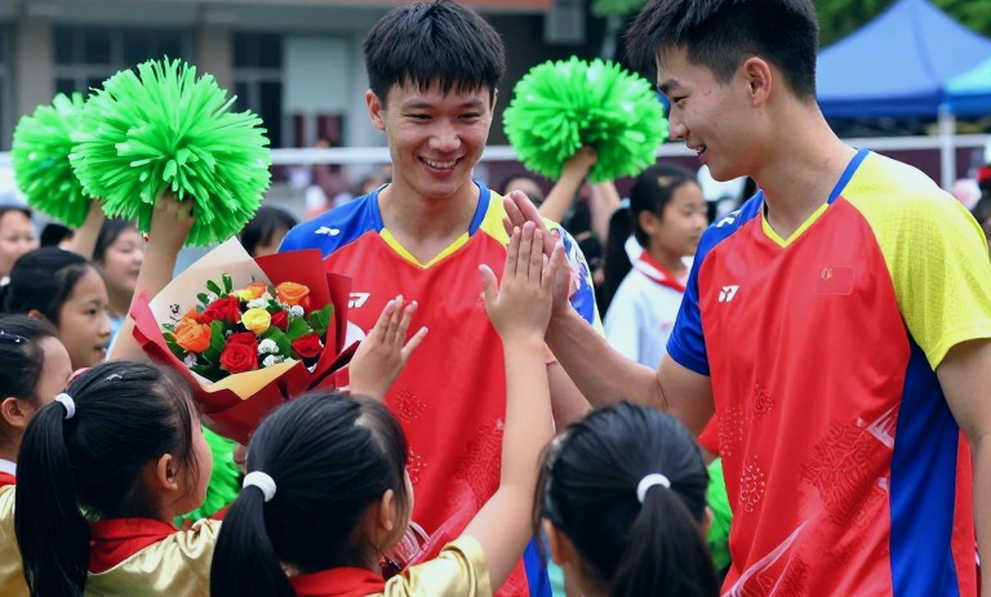 Alwi Farhan tập cùng Kento Momota trước Asian Games 2026: Tín hiệu từ một buổi tập không có dữ liệu