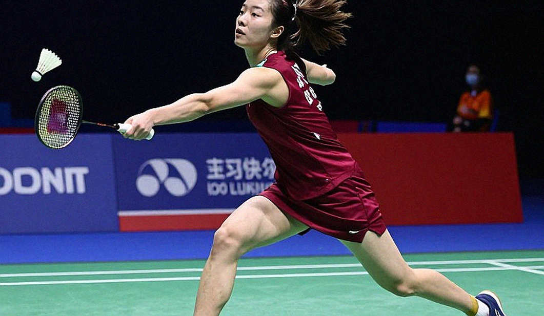 Ashmita Chaliha và câu hỏi bỏ ngỏ về tiêu chuẩn sân đấu của BWF: Khi làn khói ở Indonesia phơi bày ranh giới kép Ashmita Chaliha và câu hỏi bỏ ngỏ về tiêu chuẩn sân đấu của BWF: Khi làn khói ở Indonesia phơi bày ranh giới kép