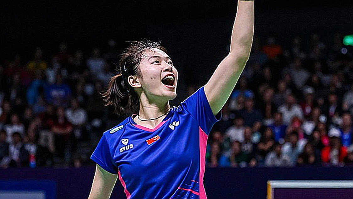 Alwi Farhan Trains with Kento Momota Ahead of Asian Games 2026: The Geometry of Collapse