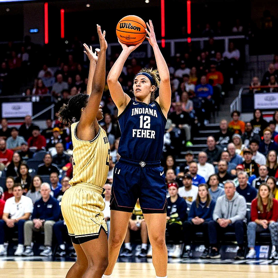 Valkyries 104-80 Wings: The 3-Point Records and the Ten Minutes Buried in the Headline Valkyries 104-80 Wings: The 3-Point Records and the Ten Minutes Buried in the Headline