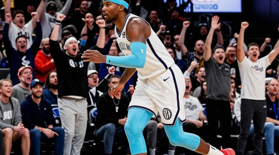 Valkyries 104-80 Wings: The 3-Point Records and the Ten Minutes Buried in the Headline Valkyries 104-80 Wings: The 3-Point Records and the Ten Minutes Buried in the Headline