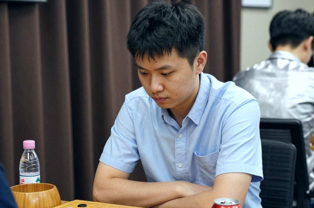 Faker và bài toán mười bốn ngày: chấn thương tay, trại tuyển Hàn Quốc và CKTG 2026