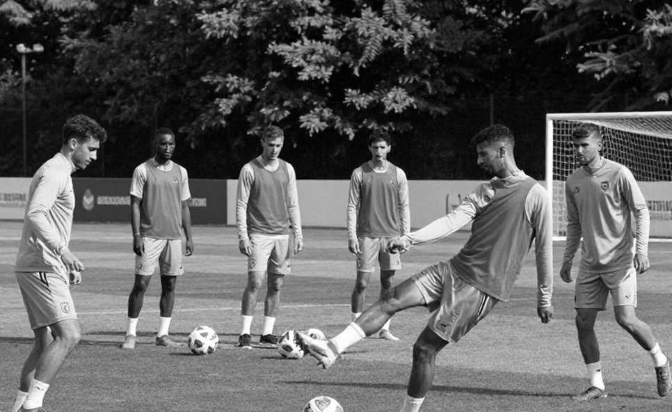 Luis Díaz và sáu cơ hội bỏ lỡ: Bayern đang hỏi sai câu hỏi