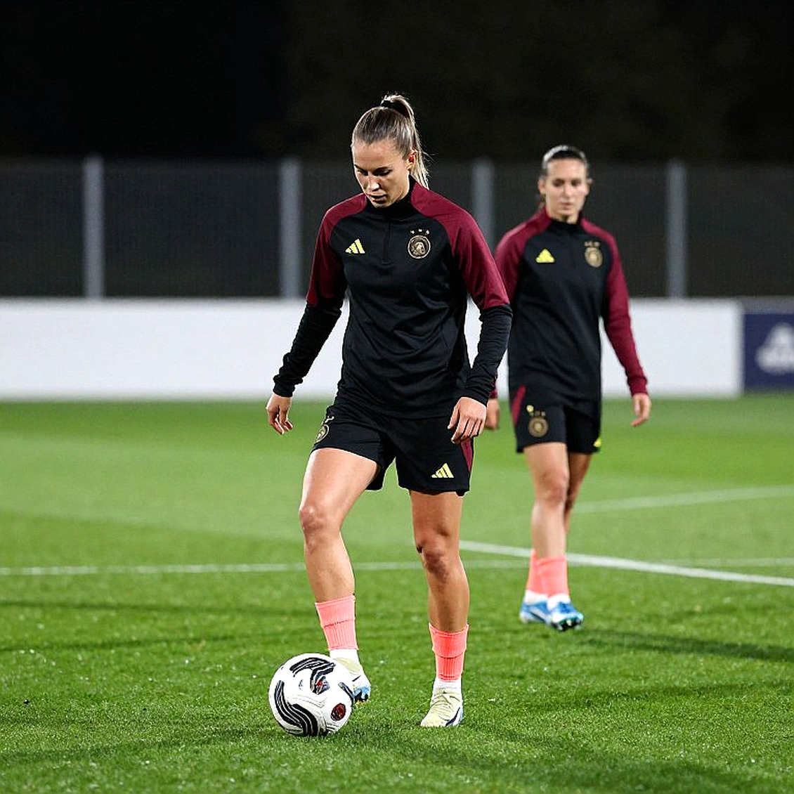 PSSI hợp tác Ajax Amsterdam: Bước ngoặt chiến lược hay thêm một thỏa thuận mang tính nghi18 lễ? PSSI hợp tác Ajax Amsterdam: Bước ngoặt chiến lược hay thêm một thỏa thuận mang tính nghi18 lễ?