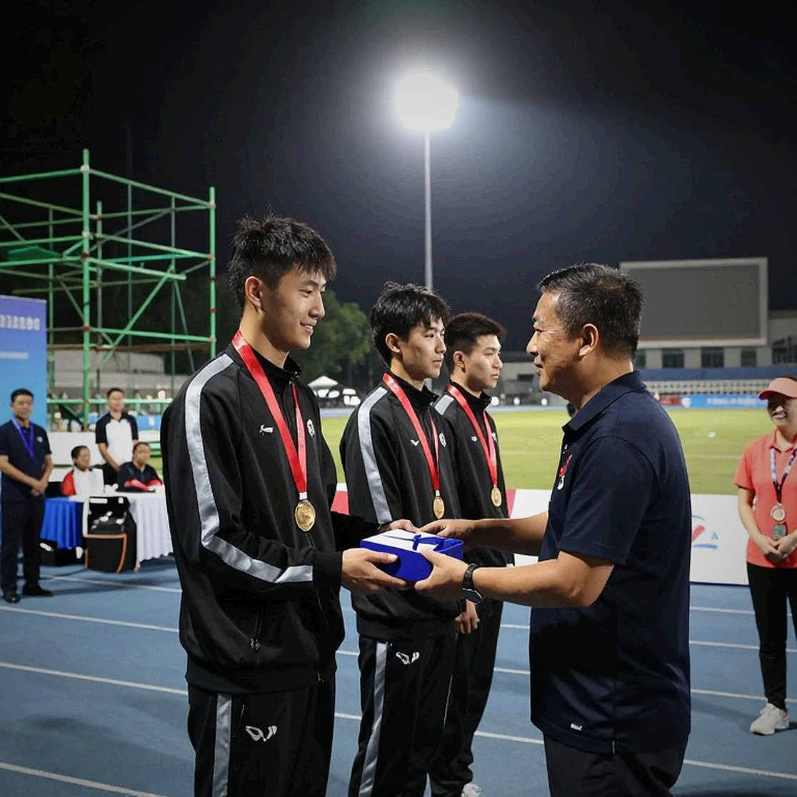Mai Trung, Đan Quyết song mã ở 42km VM Nghệ An 2026, Mỹ Hiền gây bất ngờ