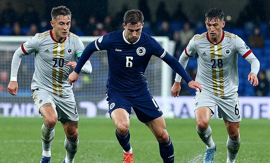 Hộ chiếu, tiền đạo và cấu trúc lương: V.League đang mua gì trong kỳ chuyển nhượng này?
