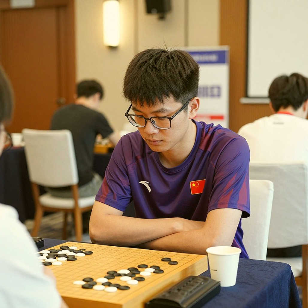 Samarkand ngày 26 tháng 9: ván cờ quyền lực của FIDE và lời hứa đưa Carlsen trở lại Samarkand ngày 26 tháng 9: ván cờ quyền lực của FIDE và lời hứa đưa Carlsen trở lại
